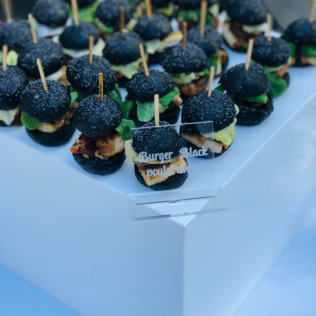 Black Burger Poulet Avocat