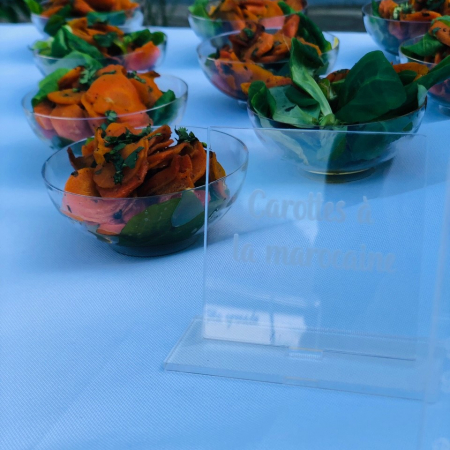 Verrine estivale Burratina Tomates et pain à l'ail