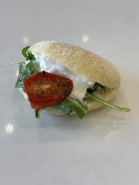 Pain Pita Burrata Tomates séchées et marinés