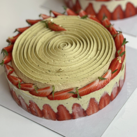 Fraisier Pistache d'Iran et Fraises Françaises