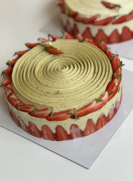 Fraisier Pistache d'Iran et Fraises Françaises